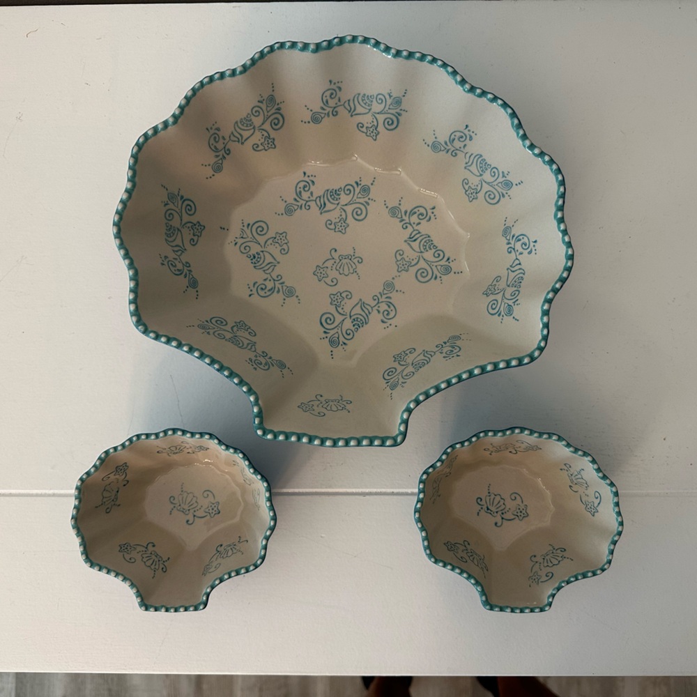 Temptations Floral Lace Sea Shell Chip & Dip Set